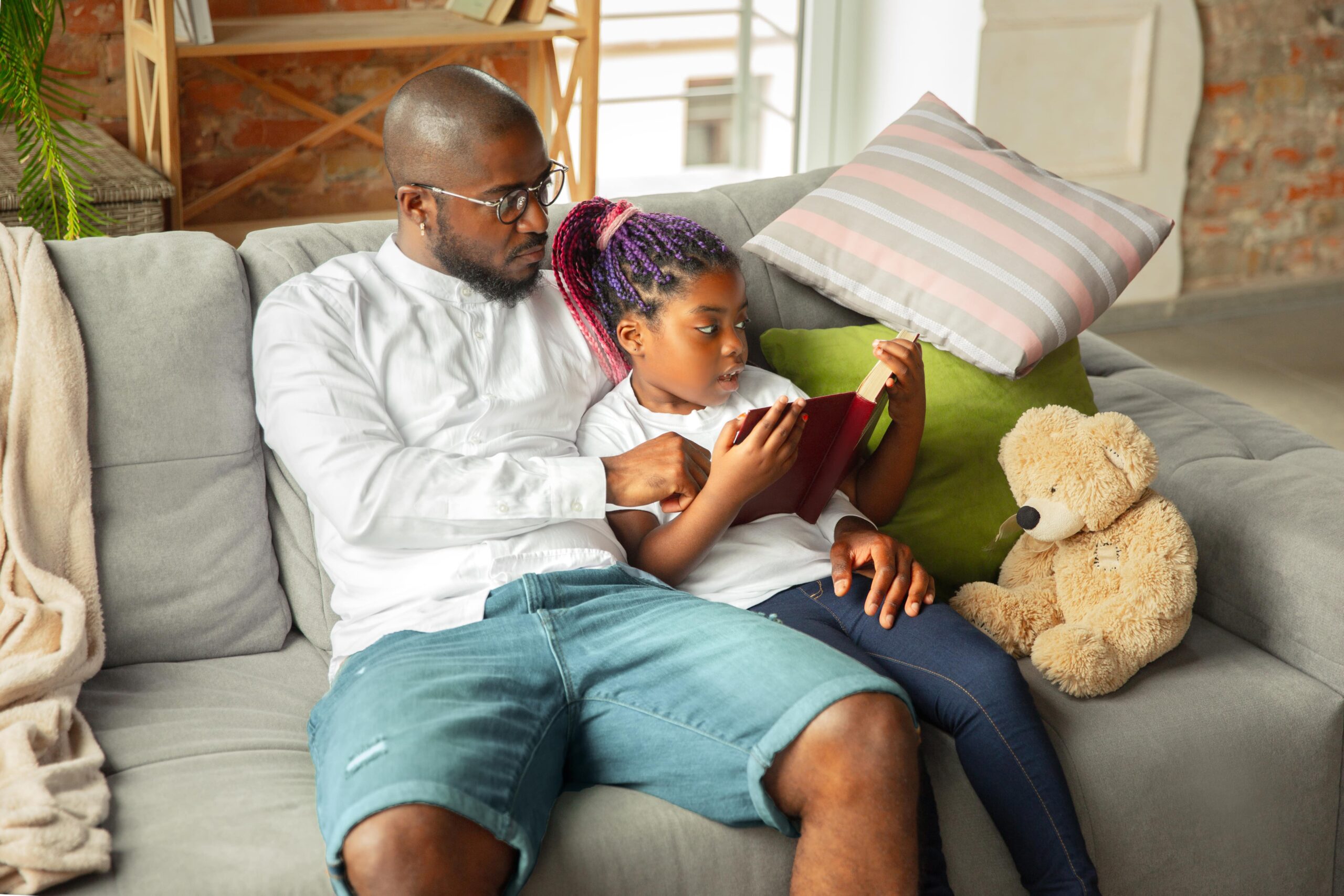 19 Incredible Benefits of Reading to Children
